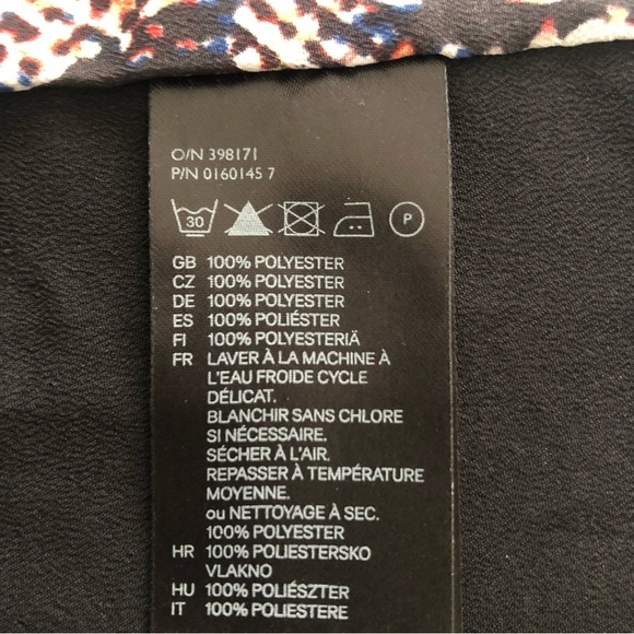 🌼 H&M Sleeveless Snake Print Blouse, - Picture 7 of 7